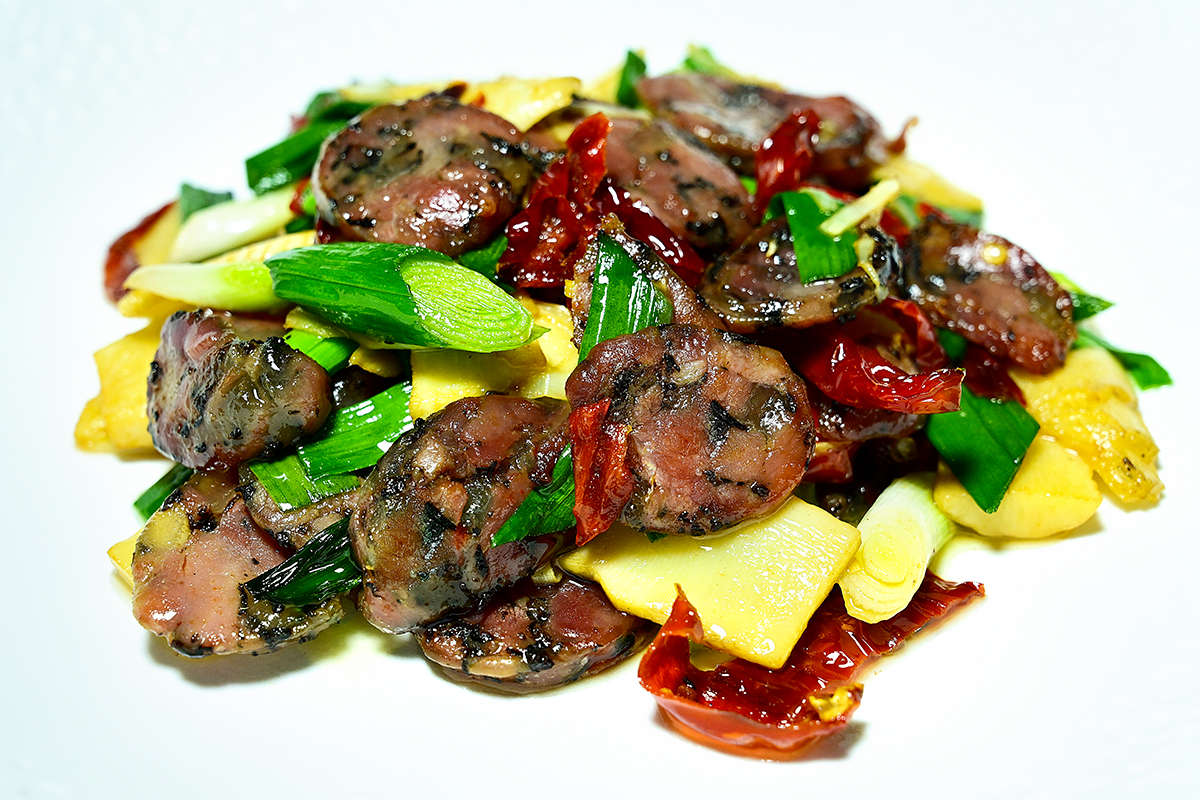 梅干菜香腸炒冬筍.jpg